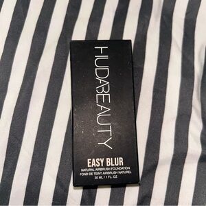HUDA BEAUTY Foundation in Sleek Black Packaging
